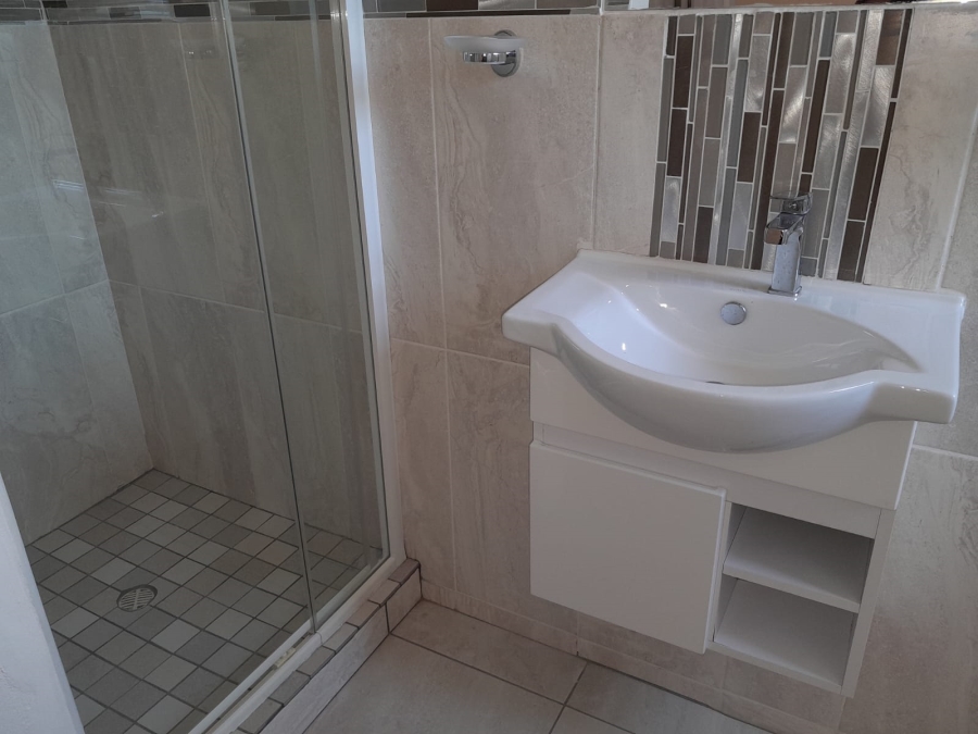 To Let 4 Bedroom Property for Rent in Vanes Estate Eastern Cape
